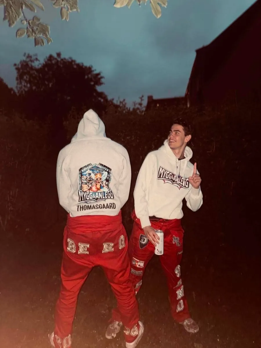 Russegruppa Mygg & Anlegg i zip hoodie fra Frostline