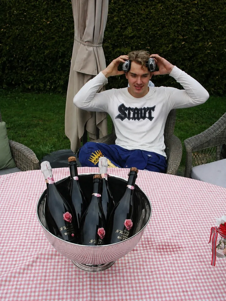 Russegruppa Staut i longsleeve fra Frostline