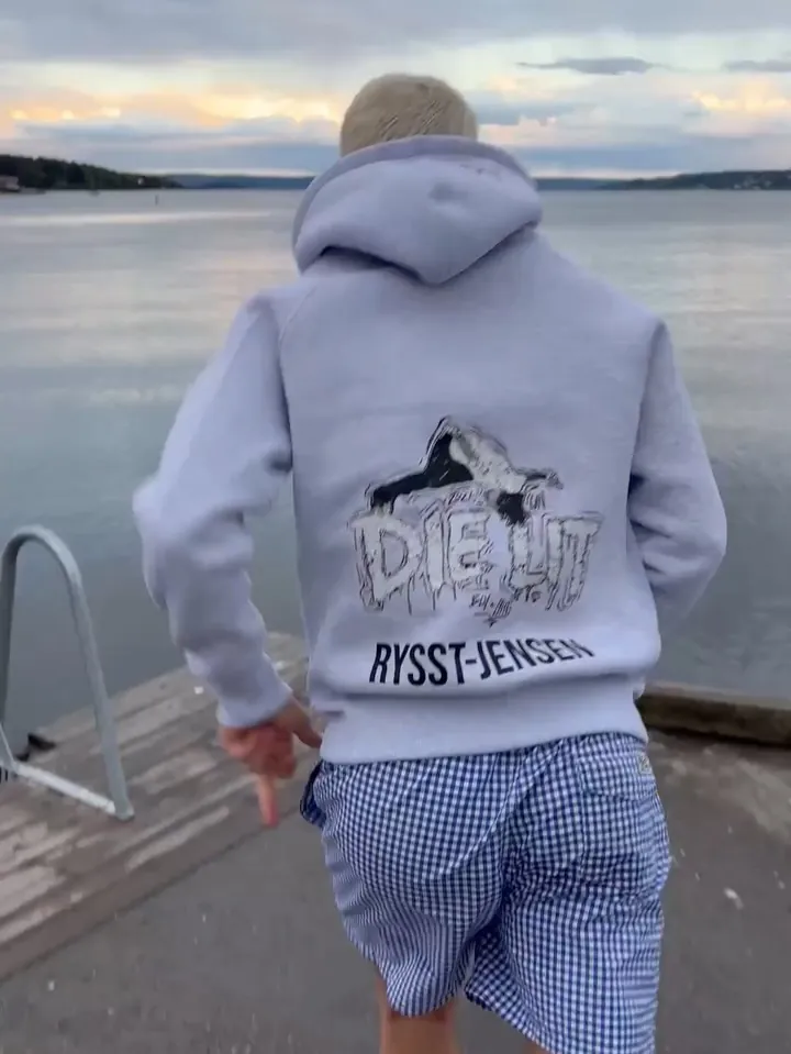 Russegruppa Die Lit i klær fra Frostline