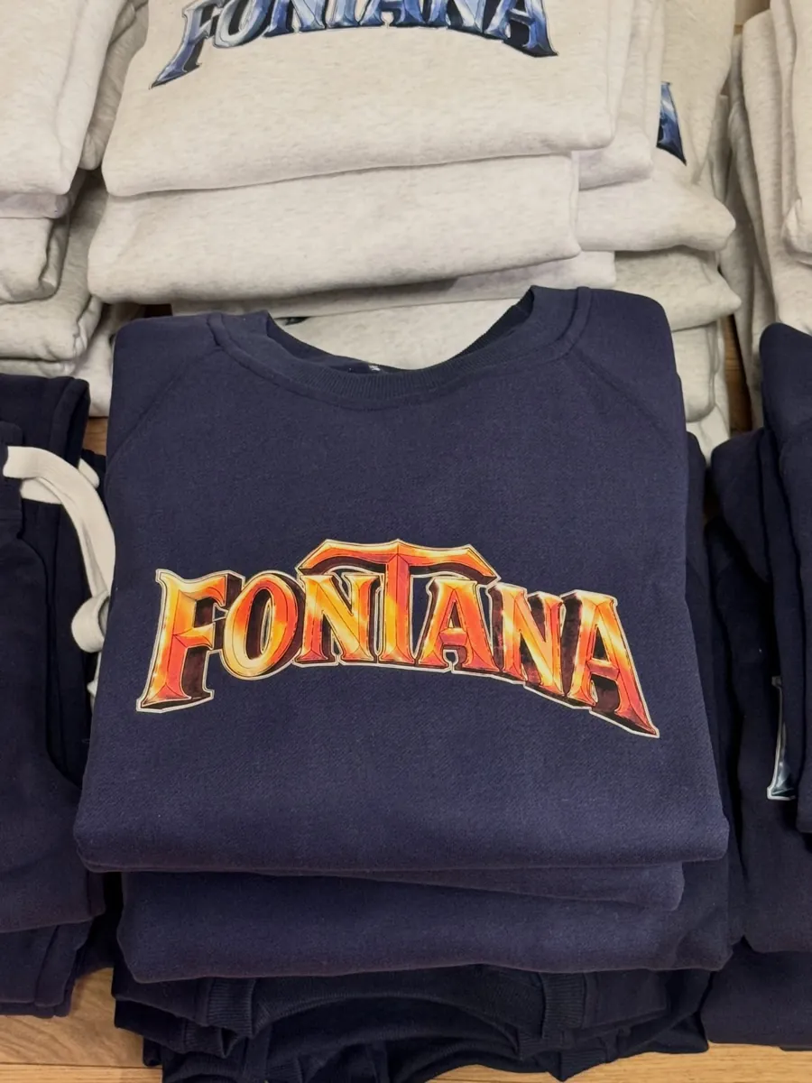 Russegruppa Fontana/Åløø i crewneck fra Frostline